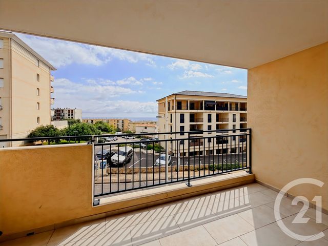 Appartement T3 à vendre - 3 pièces - 62.0 m2 - BASTIA - 202 - CORSE - Century 21 Dary Immobilier