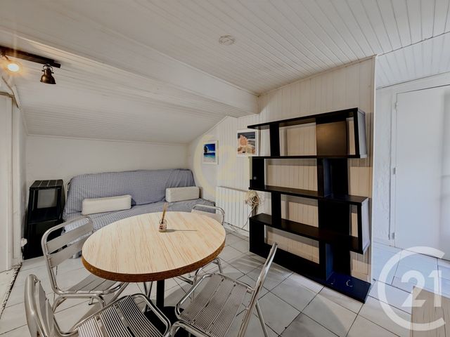 Appartement T1 à louer - 1 pièce - 24.2 m2 - BASTIA - 202 - CORSE - Century 21 Dary Immobilier